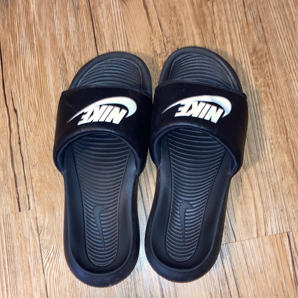 nike slides
